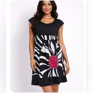 New Directions Bold Zebra Print Dress with Pink Flower | Size 4